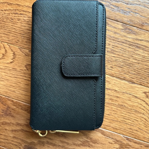 Michael Kors black Wristet - Picture 3 of 11